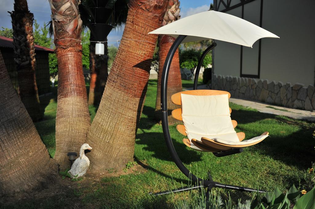 Grenadine Lodge Далян Екстериор снимка