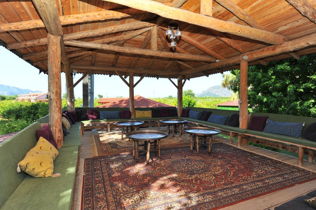 Grenadine Lodge Далян Екстериор снимка
