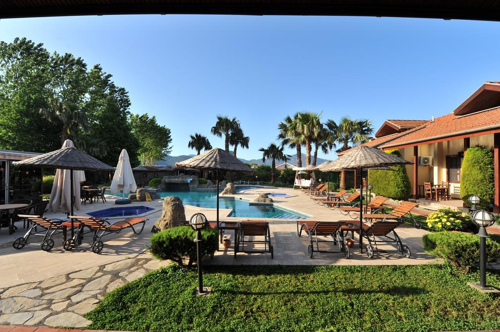 Grenadine Lodge Далян Екстериор снимка