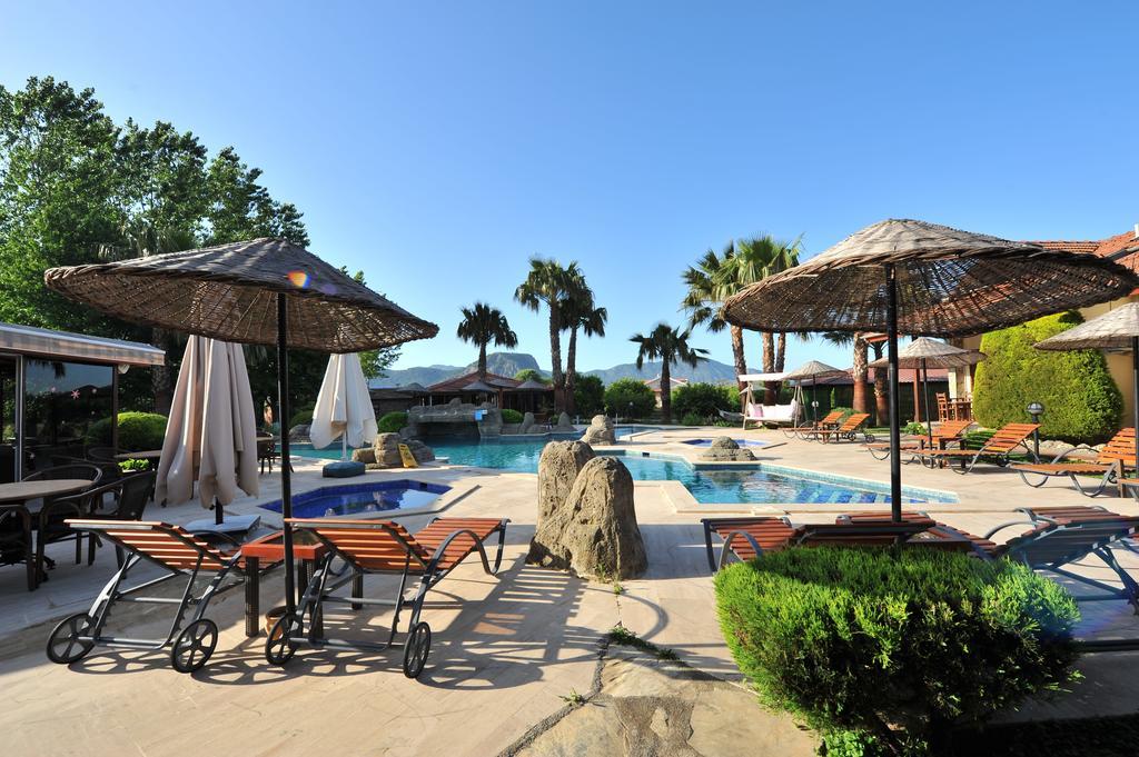 Grenadine Lodge Далян Екстериор снимка