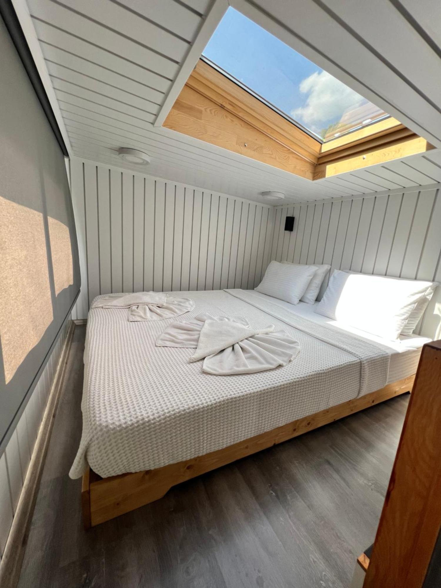 Grenadine Lodge Далян Екстериор снимка