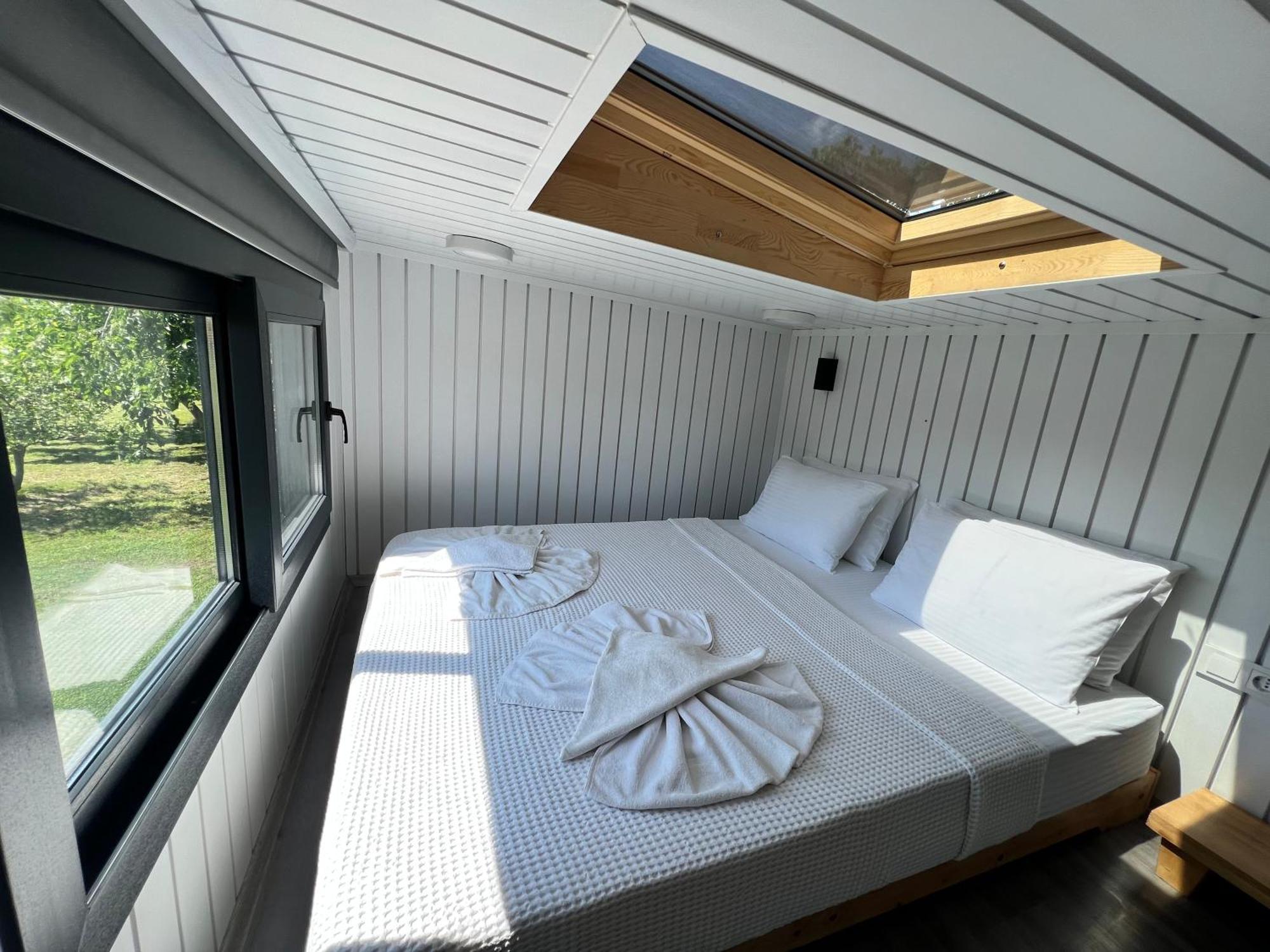 Grenadine Lodge Далян Екстериор снимка