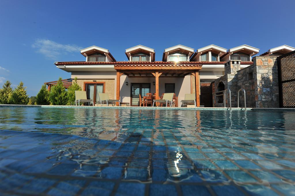 Grenadine Lodge Далян Екстериор снимка