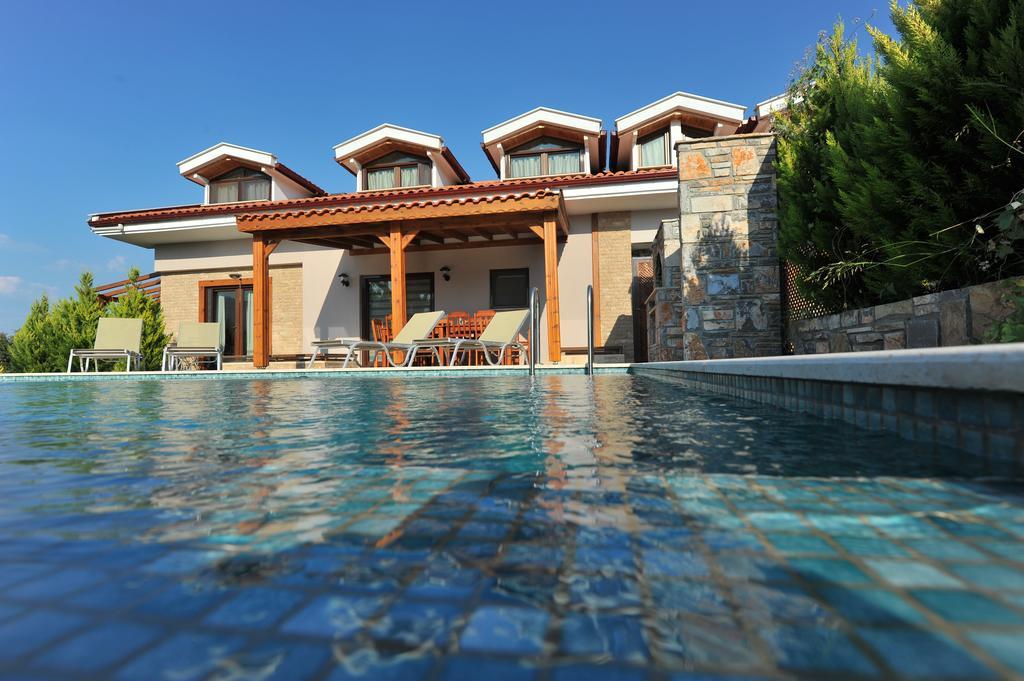 Grenadine Lodge Далян Екстериор снимка